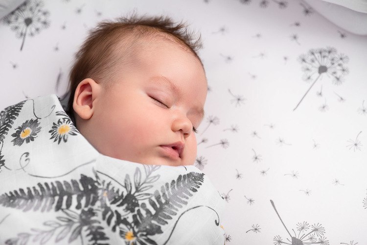 Sensillo, otulacz dla niemowląt muślinowy 120x120cm, gwiazdki
